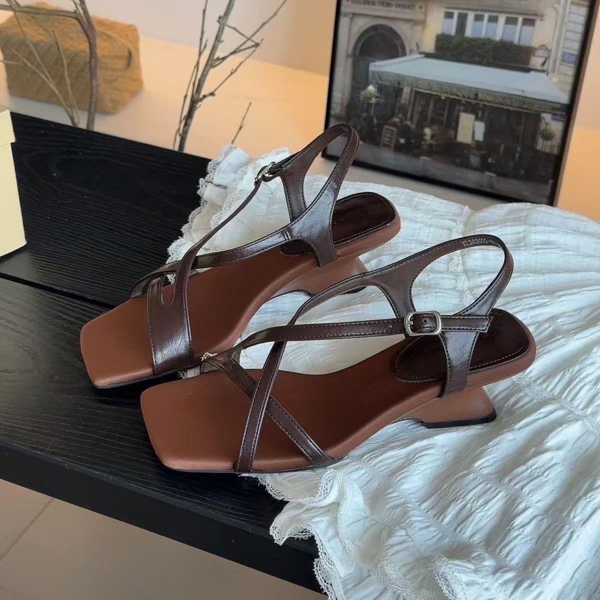 Anti-slip Shoes - New Style Casual Women s Shoes with Platform Heel and Flip-flop Design 35