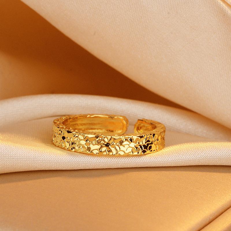 Crushed Ice Ice Ring Dreiseitiger Ins Nischenring für Herren und Damen Leichter Luxus High-End Schlichter schlichter Ring