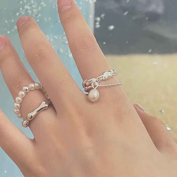 Lightweight Copper Fashionable Ring With Sophisticated Pearl Accents And Geometric Style
