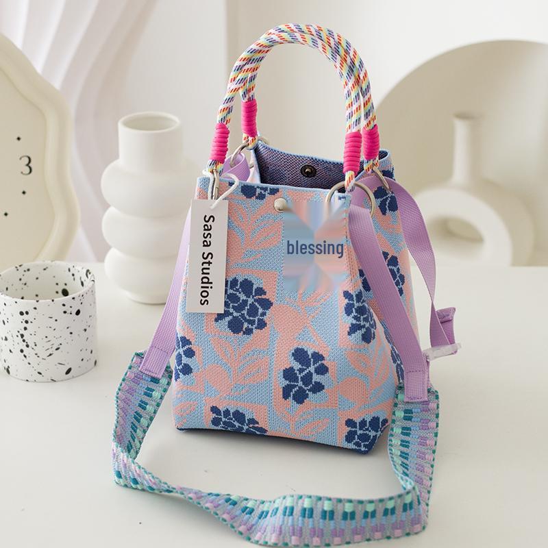 Stilvolle japanisch-koreanische Strickhandtasche: Große Tragetasche & Tragbare Pendel-Quadrat-Tasche