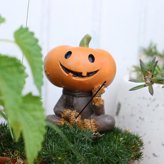 Pumpkin Head Scarecrow Figurine Fishing Scarecrow Sculpture Halloween Decor Pumpkin Statue for Fish Tank Aquarium Pond