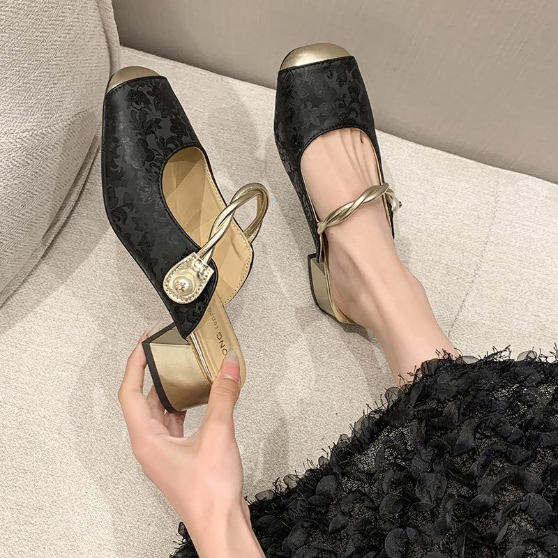 

Новые туфли Мэри Джейн в китайском стиле женские 2025 новые тапочки с принтом и квадратным носком летние с перемычкой и уличной подошвой 40 чёрный