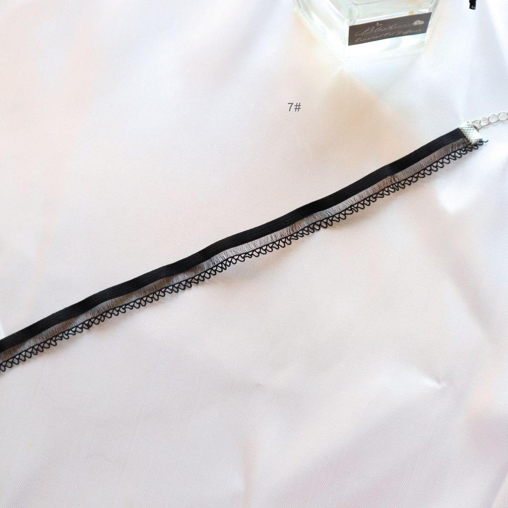Colier choker gotic european și american din dantelă neagră - Lanț sexy scurt pentru gât cu design claviculă