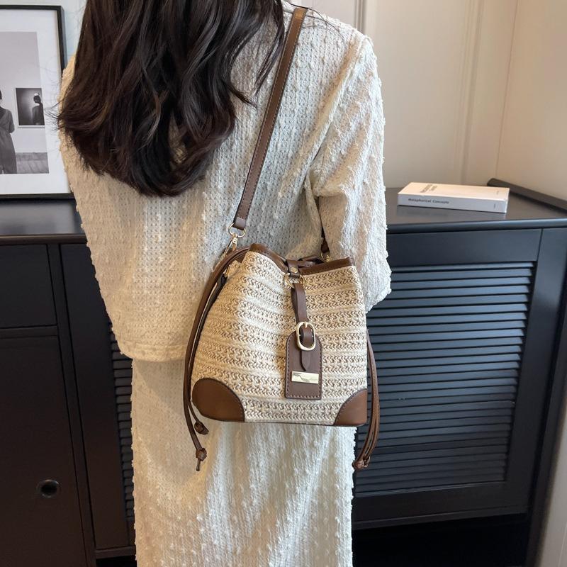 Vintage Straw Woven Drawstring Women Large Capacity Bucket Bag with Faux Leather Accents Small Crossbody Purse for Summer Beach