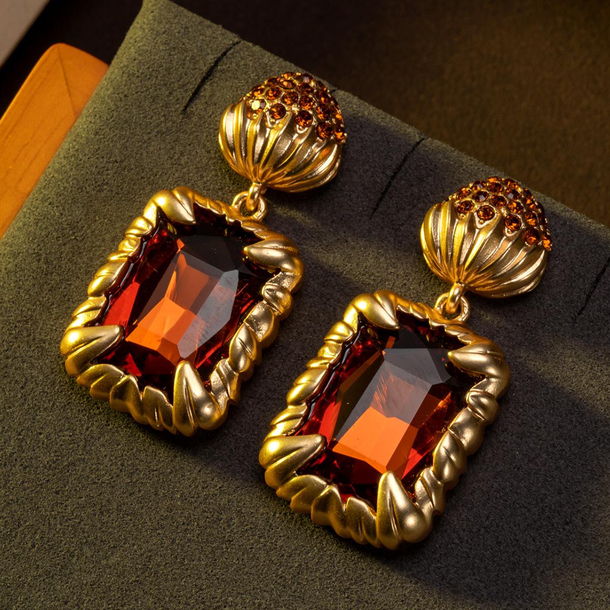 Vintage Geometric Sugar Crystal Earrings With Palace Style Elegant Temperament High Grade