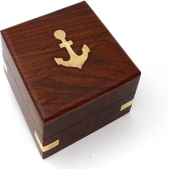 Pentru ca să-ți găsești mereu drumul spre casă, o busolă de drumeție pentru o zi de naștere, aniversare, Ziua Îndrăgostiților, absolvire