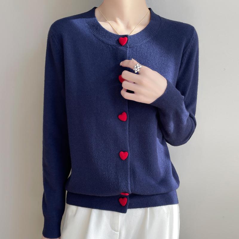 

Кардиган женский вязаный флисовый на пуговицах в виде красных сердец, милый стиль, 2025 M