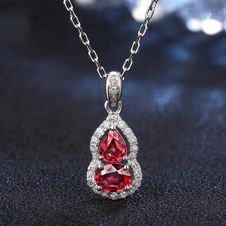 Chao Xiaobai S925 Sterling Silver Red Diamond Clavicle Necklace: Elegant, Versatile, and Fashionable Niche Design.
