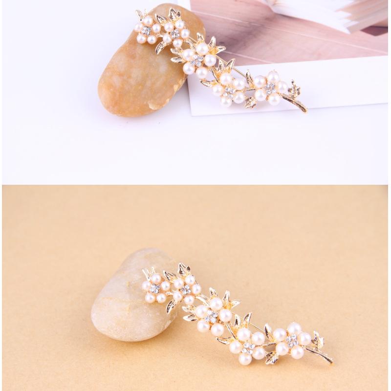 Fashionable Popularity of The Five-pearl Plum Blossom Trendy Brooch Brooch Flower Corsage Female Accessories Long-Lasting Color Exquisite Brooch Gift
