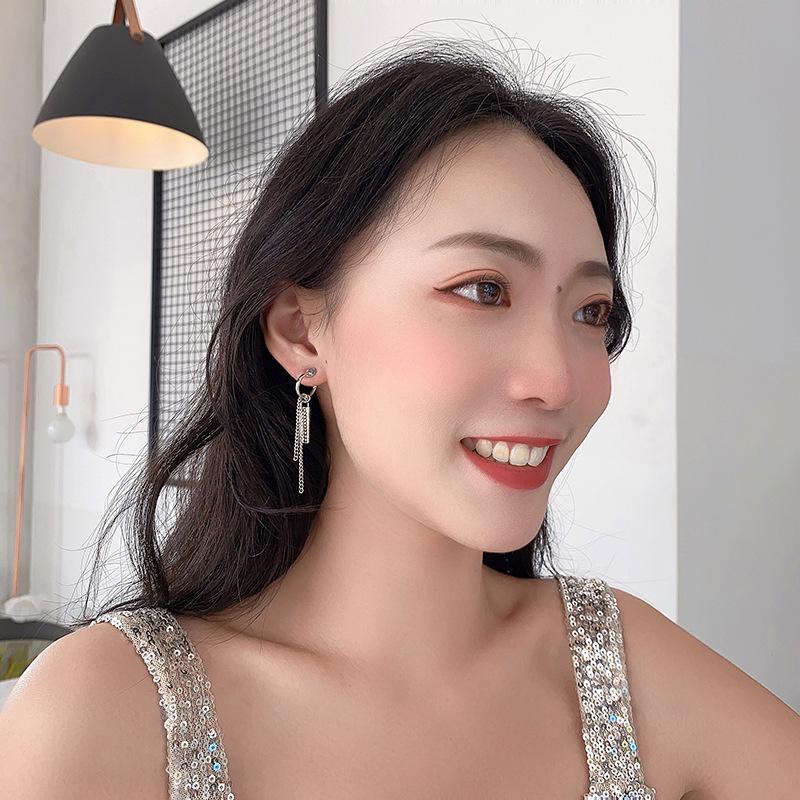 Women's Hip-Hop Long Chain Earrings: Non-Pierced Cold Style Hoops