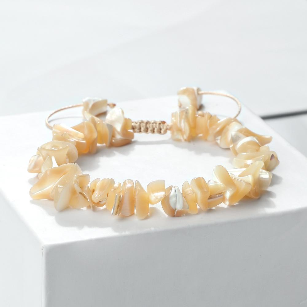 Handgefertigtes Perlenseil-Armband mit unregelmäßigen Muschelsplittern - Verstellbar für Damen