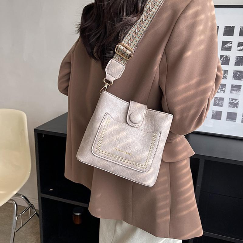 Mote Bøtte med stor kapasitet Crossbody-vesker for kvinner Nye uformelle bærbare skuldervesker Mote-håndvesker for damer