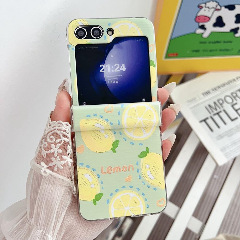 

Cartoon Strawberry Wrist Strap Case for Samsung Galaxy Z Flip 6 5 4 3 flip6 ZFlip Lemon Lanyard Hard Shockproof Ins Korean Cover for Samsung Z Flip 6