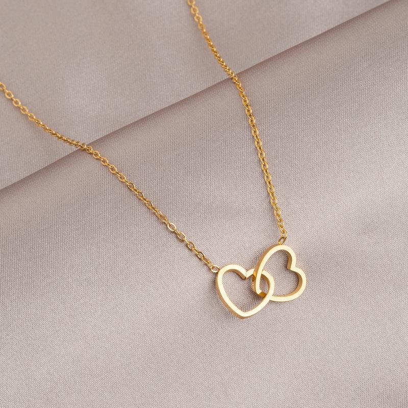 Women's Light Luxury Gold Titanium Steel Necklace - Non-fading, Versatile, High-end Fashion Clavicle Chain Choker.