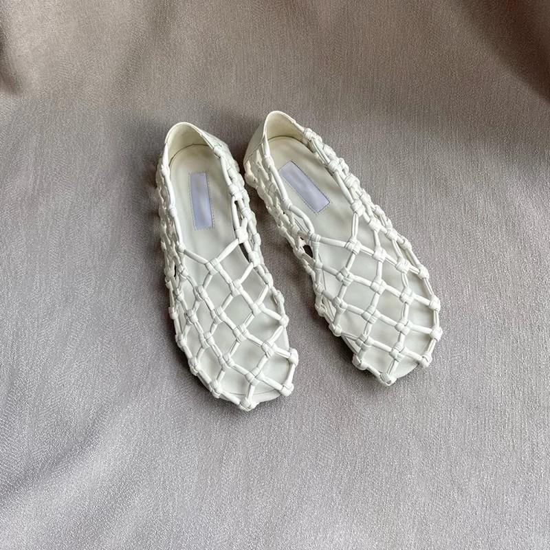 Nischendesign hohles gewebtes Netz Schweinekäfigschuhe 2025 neue niedriger Absatz flacher Boden runder Kopf Sandalen Sommer Einzelschuhe Damen