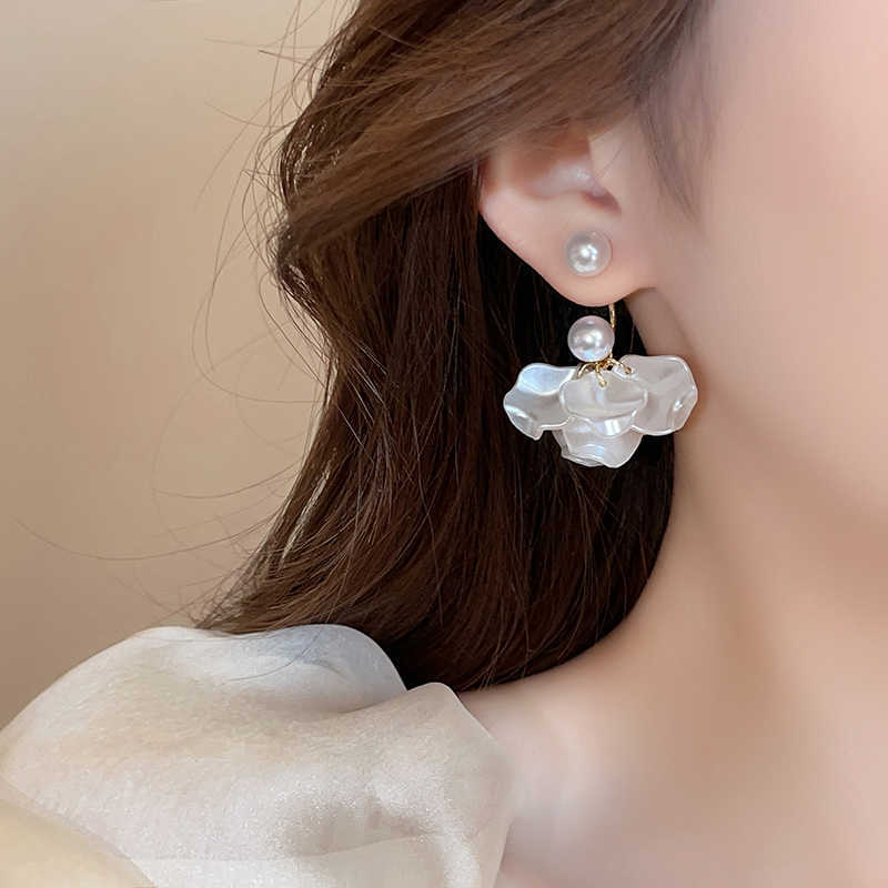 18k Real Gold Electroplated Flower Fringed Pearl Earrings Stud Earrings Super Fairy Temperament Earrings Women