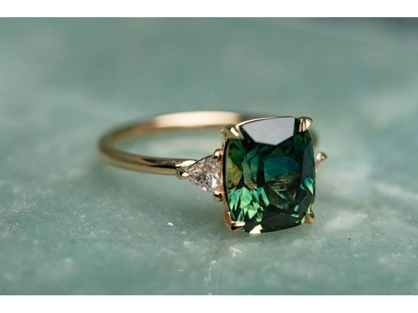 He Cheng European-American Retro Gemstone Engagement Ring
