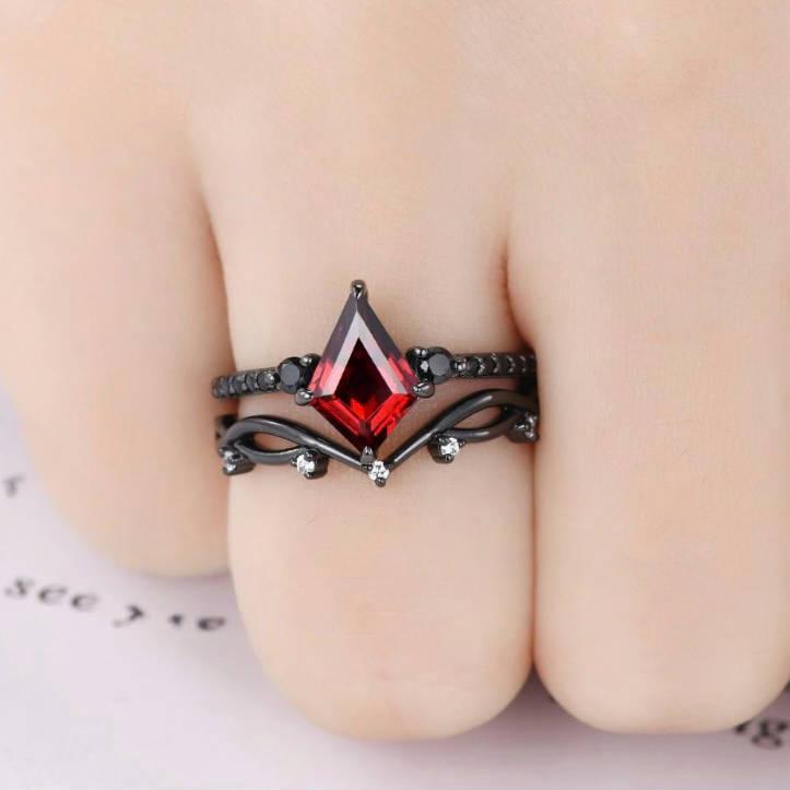Red Crystal Gemstone Square Diamond Black Couple Rings - Retro Style Electroplated Jewelry