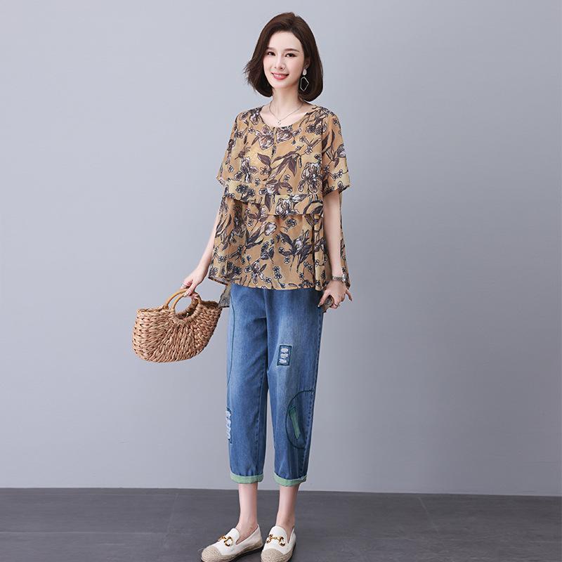 Women's Summer 2025 Casual Suit: Short Sleeve Fashionable Two-Piece Jeans Set for Middle-Aged Moms