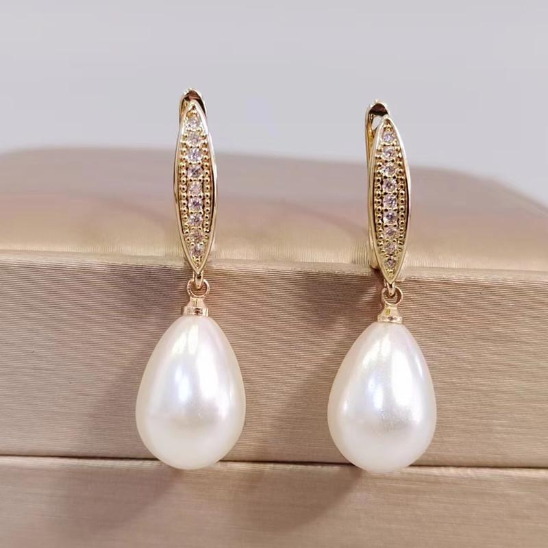 

Корейские нежные белые овальные висячие серьги с искусственным жемчугом для женщин, новые модные серьги-кольца с цирконием, ювелирные изделия для свадебной вечеринки
