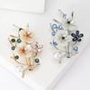 Rhinestone Peach Blossom Branch Brooches for Women Unisex Pearl Plant Pins Event Party Backpack Decoration Clothes Accessories