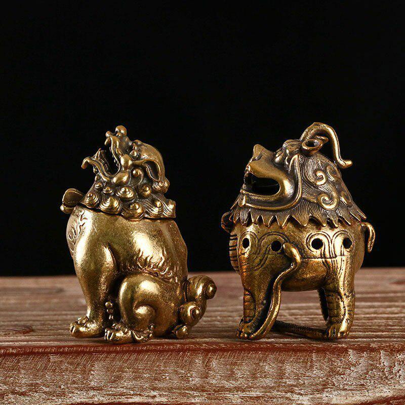 1Pc Small Antique Mythical Beast Figurines Incense Burner Brass Hollow Holder with Cover Retro Home Decor Sandalwood Censer
