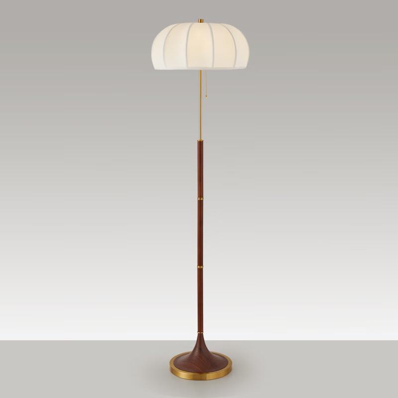 

Ретро напольный светильник OEING из ореха