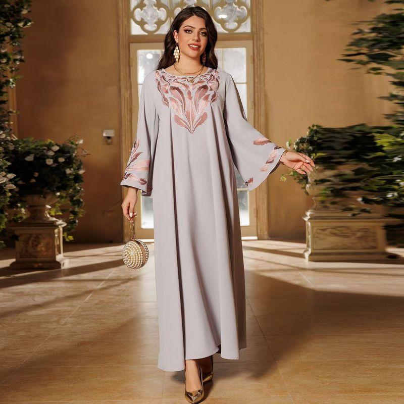 New Arrival Middle East Embroidered Hot Drilling Robe Dress Embroidered Diamond Studded Dress