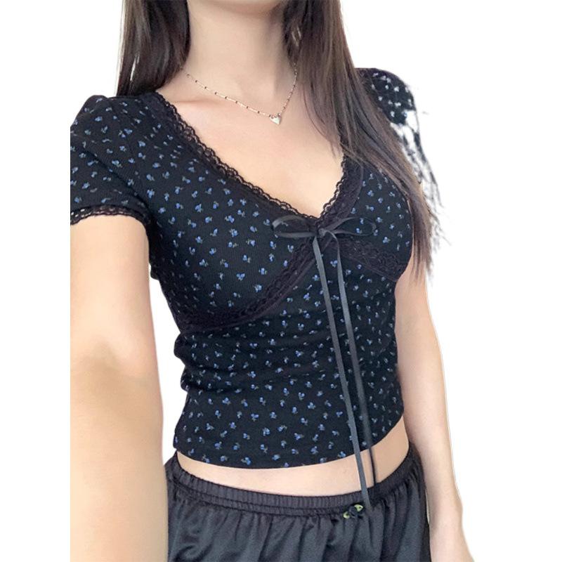 American slim-fit V-neck black floral short top women's summer new pure desire wind bm sweet and spicy front shoulder short-sleeved T-shirt