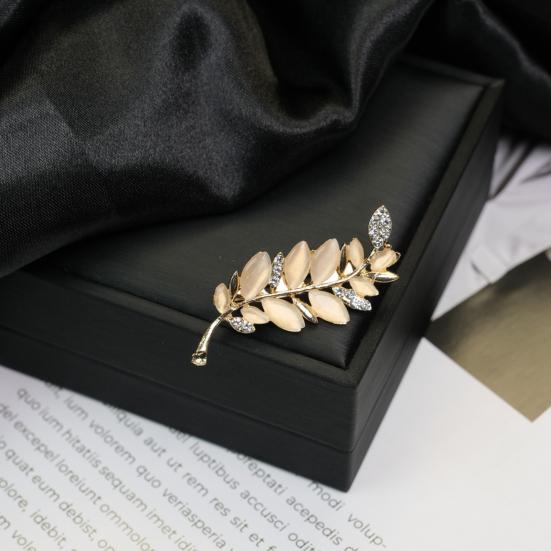 Brooch Retro Style Leaf Floral Design Lapel Pin with Faux Opal Inlaid Sweaters Collars Hats Bags Coats Scarves Badge Outfit Accessory