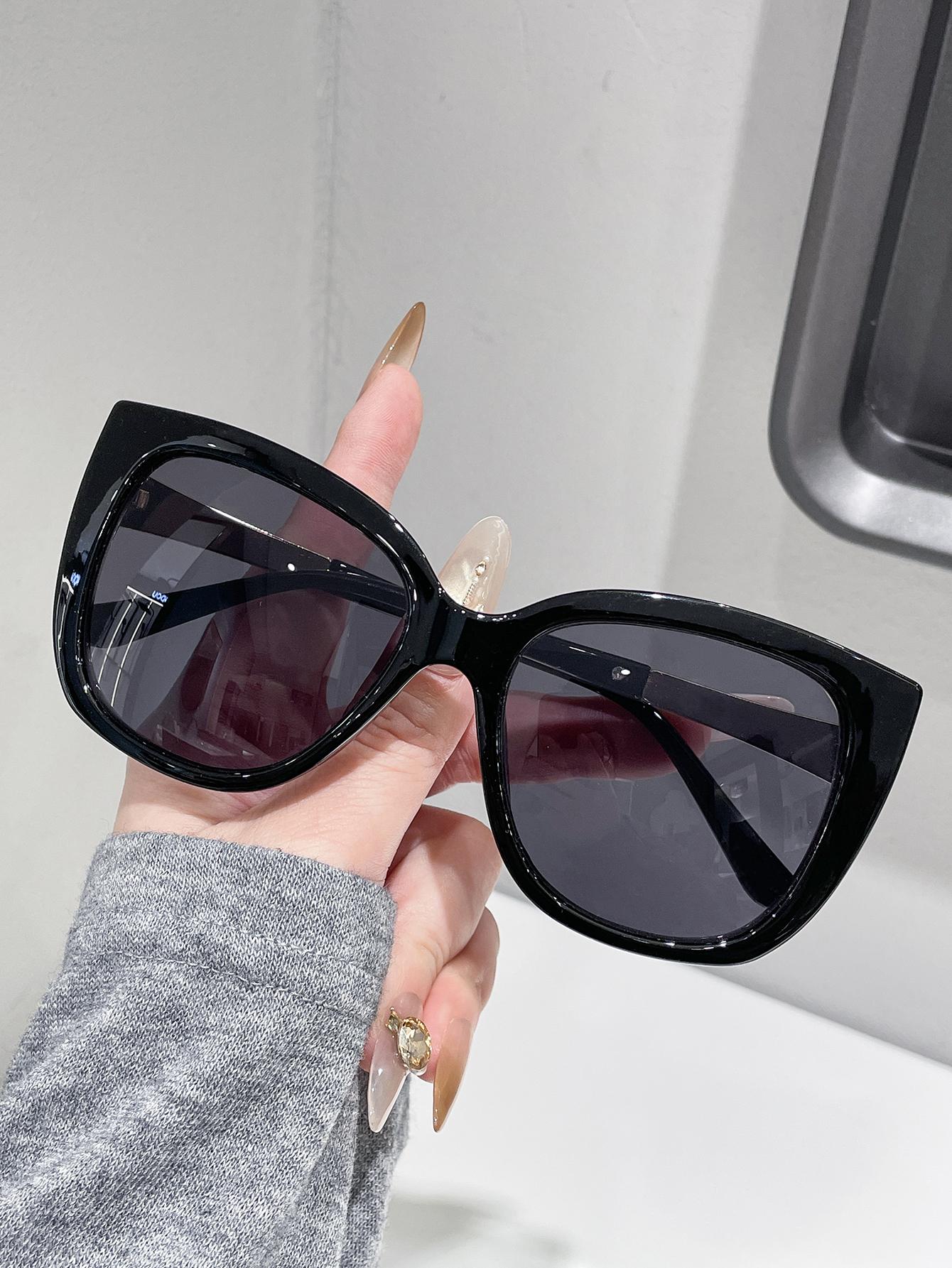 

Retro Minimalist Large Cat Eye Frame Fashion Glasses Unisex Versatile for Daily Wear Driving Photography чорний