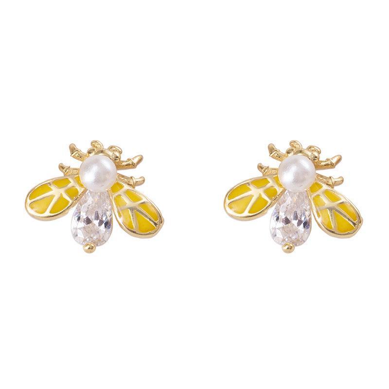 Banyan Tree S925 Silver Bee Zircon Pearl Earrings - Cute Animal Design for Spring/Summer
