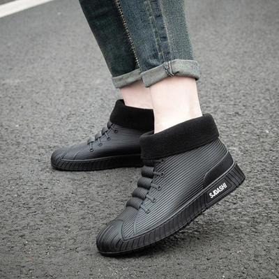 Scarpe da uomo – Stivali di gomma e copriscarpe