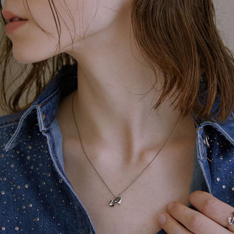 

Third movement Mini Pleated Ribbon Necklace OS