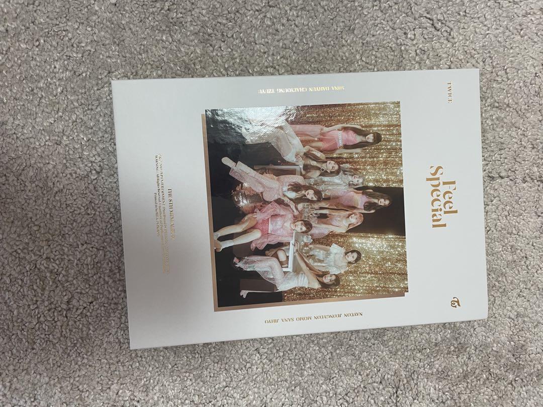

[USED] TWICE Feel Special CD + Photobook