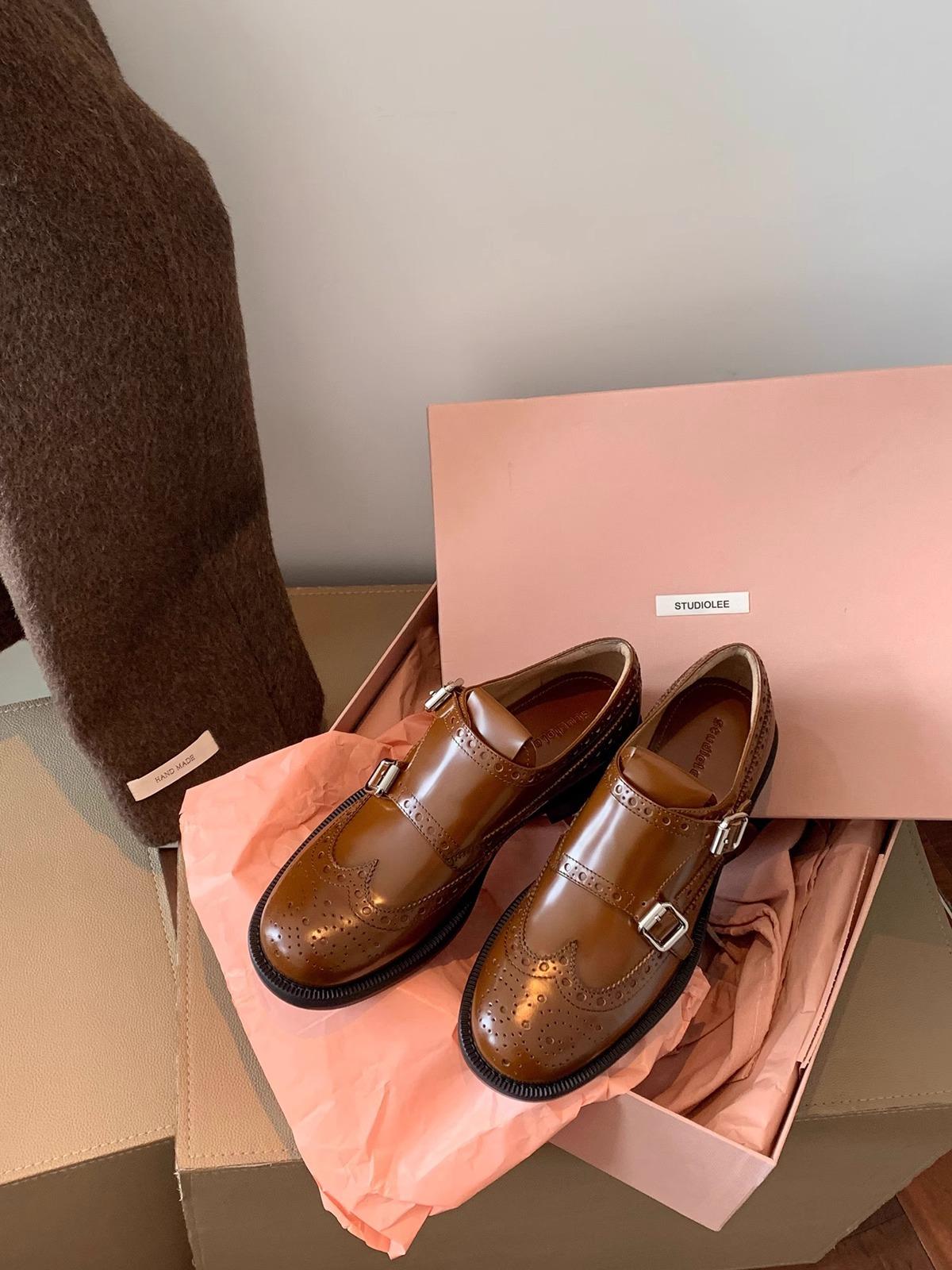 

Версия из высококачественной коровьей кожи~ Вечерние лоферы в стиле барокко с гравировкой «Базиль», женские кожаные туфли Mengke 40