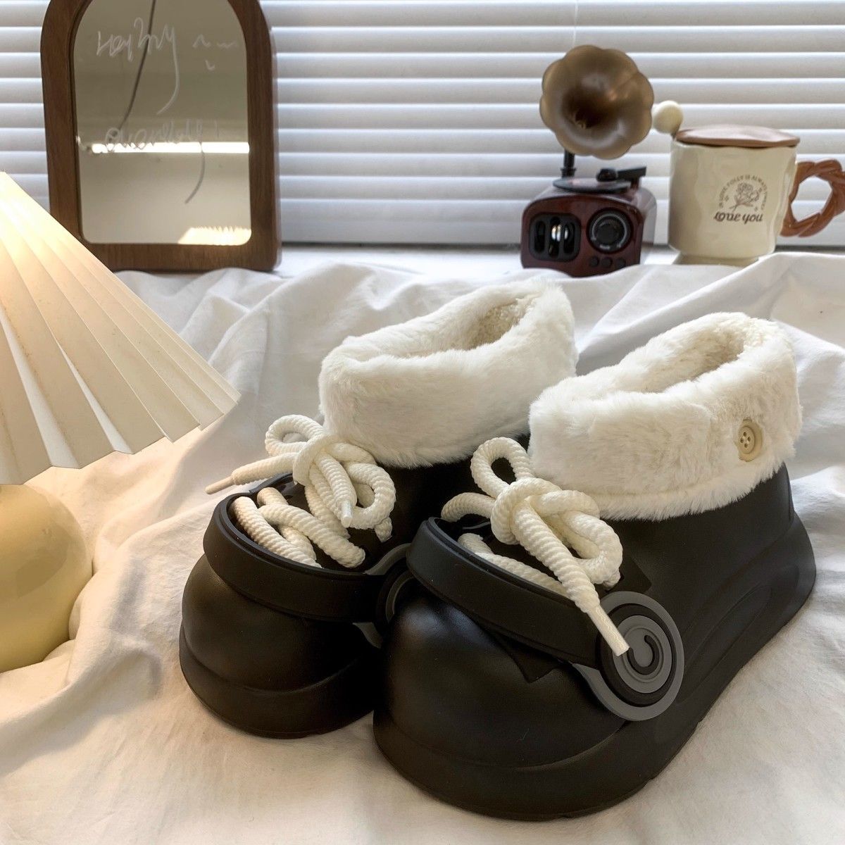 

Водонепроникні М які Плюшеві Чоботи до Щиколотки Жіночі Зимові на Товстій Підошві Нековзні Снігові Чоботи Жіночі Нековзні Комфортні Теплі Бавовняні Утеплені Черевики 40-41 чорний