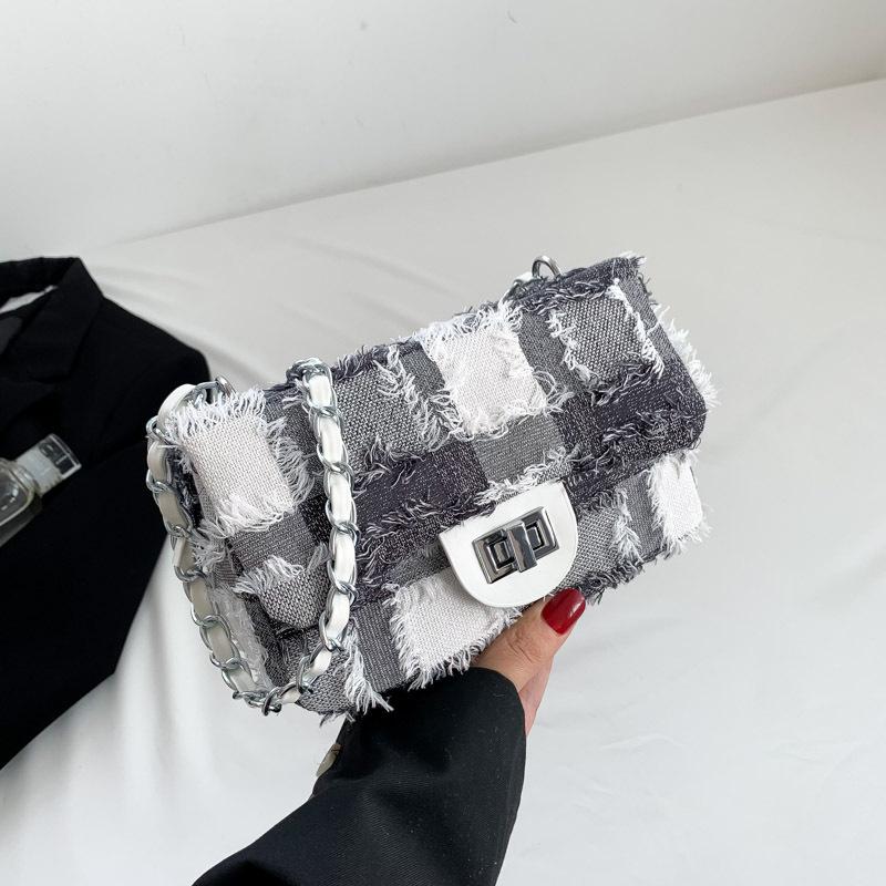 

Маленькая сумка женская сумка 2025 новая модная шерстяная сумка-мессенджер на цепочке универсальная маленькая квадратная сумка серый