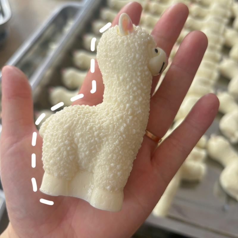 White Alpaca Tpr Squeeze Toy Elastic Stress Relief Cute Desktop Decor Ideal Classroom Prize Or Gift For Holidays