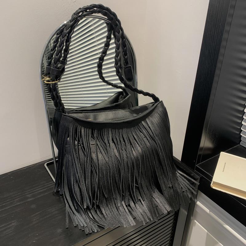 

Vintage Tassel Crossbody Shoulder Bags Women Fashi Suede Small Handabg and Purse Female Luxury Design Armpit Hobos Bag чёрный