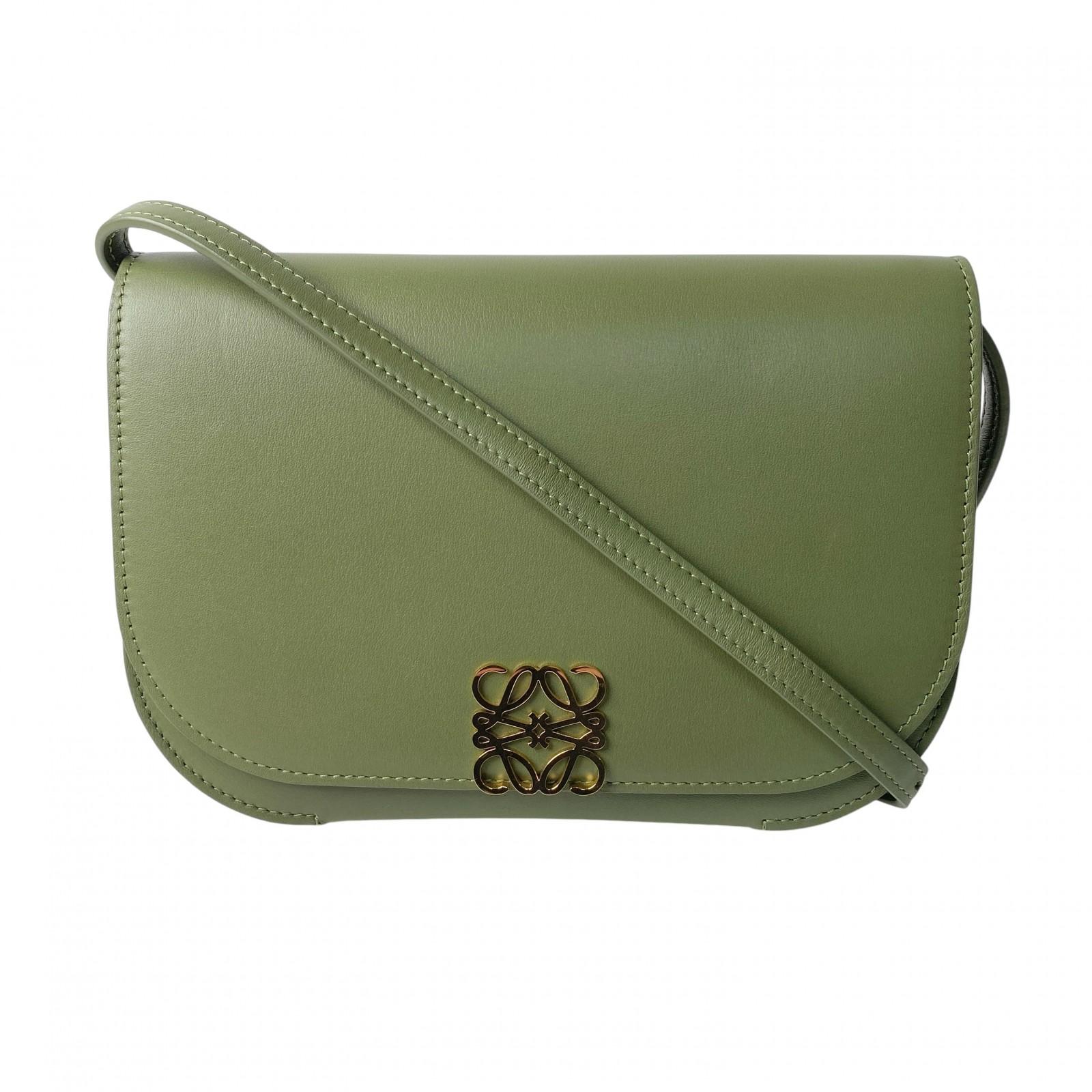 

Used LOEWEShoulder Bag Green system leather Women