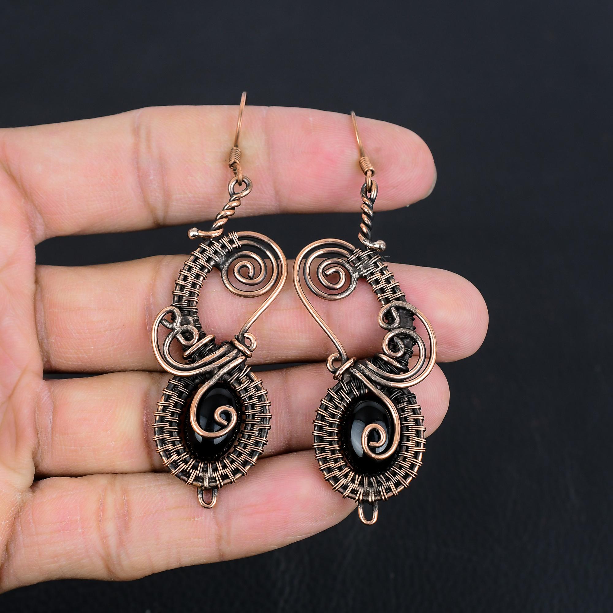 

Серьги из черного оникса, обернутые медной проволокой 999 пробы, серьги ручной работы с драгоценными камнями ко Дню памяти 3.07 Inches