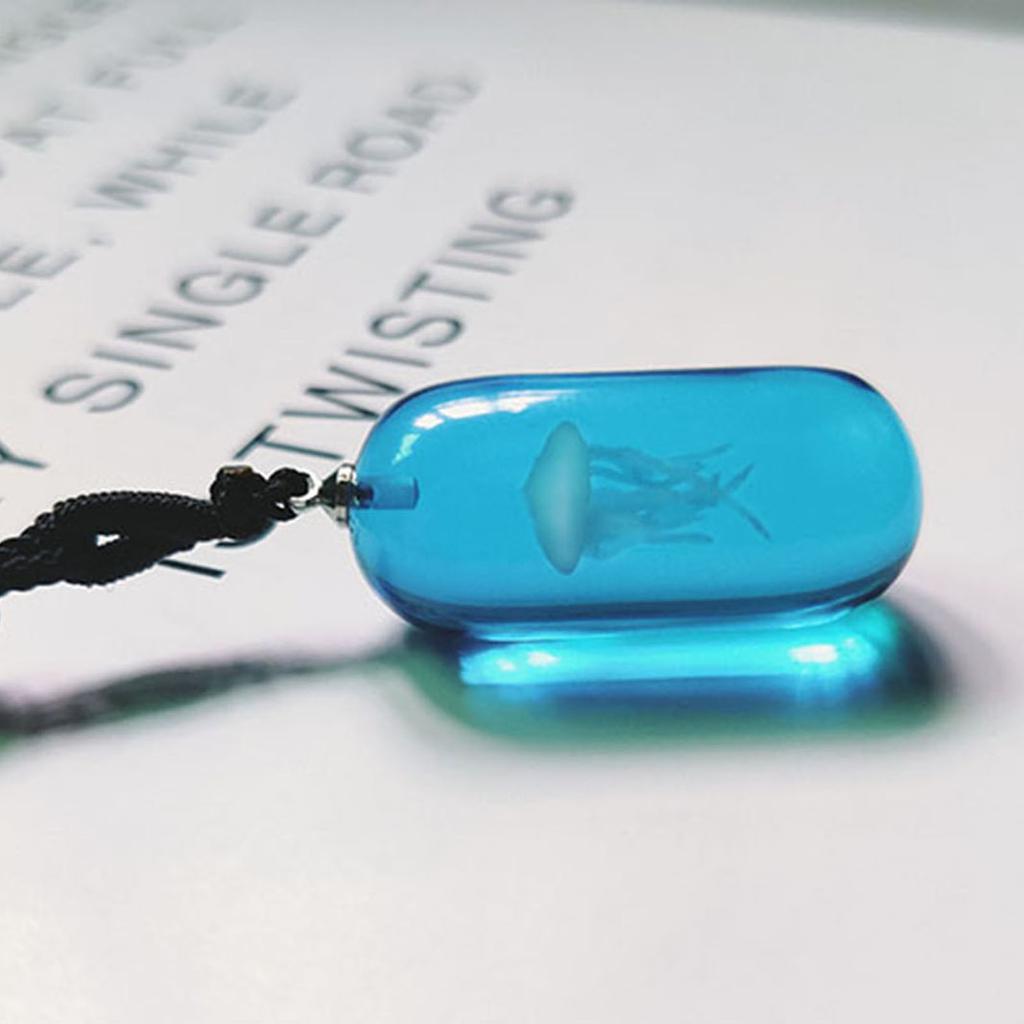 Fashion Jellyfish Necklace Luminous Resin Pendant Necklace Gift for Women Men