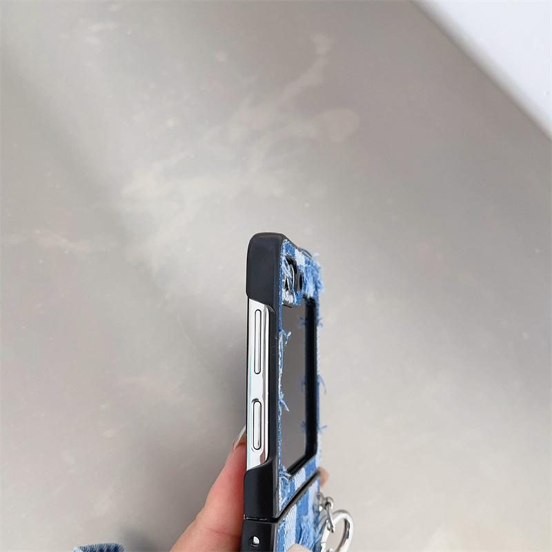 Applicable to Samsung ZFlip5 fringed denim folding mobile phone case, Japanese and Korean zflip4 folding screen, portable chain case.