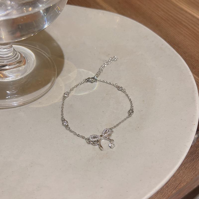 

Корейский изысканный браслет-бантик с микро-инкрустацией: Универсальные роскошные украшения для женщин S370 серебряный