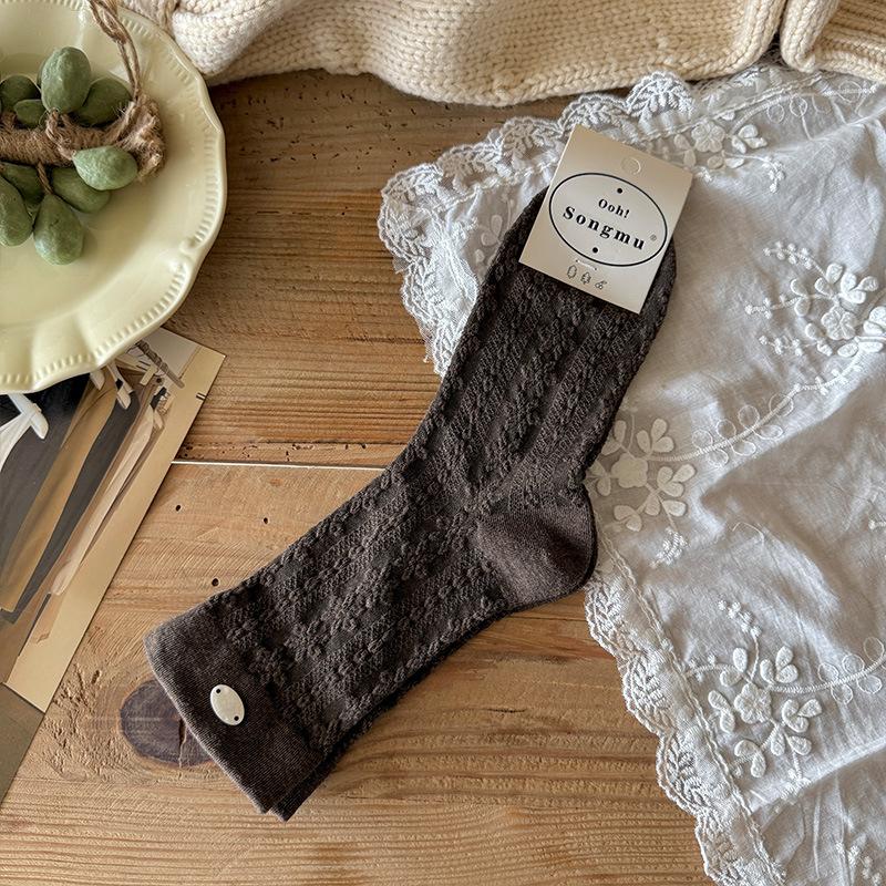 

Женские весенне-осенние однотонные стерео рельефные носки с узором снежинок, пуговицей в виде цветка фритиллярии, свободные, бесшовные, трубчатые 1 pair кофейный/коричневый