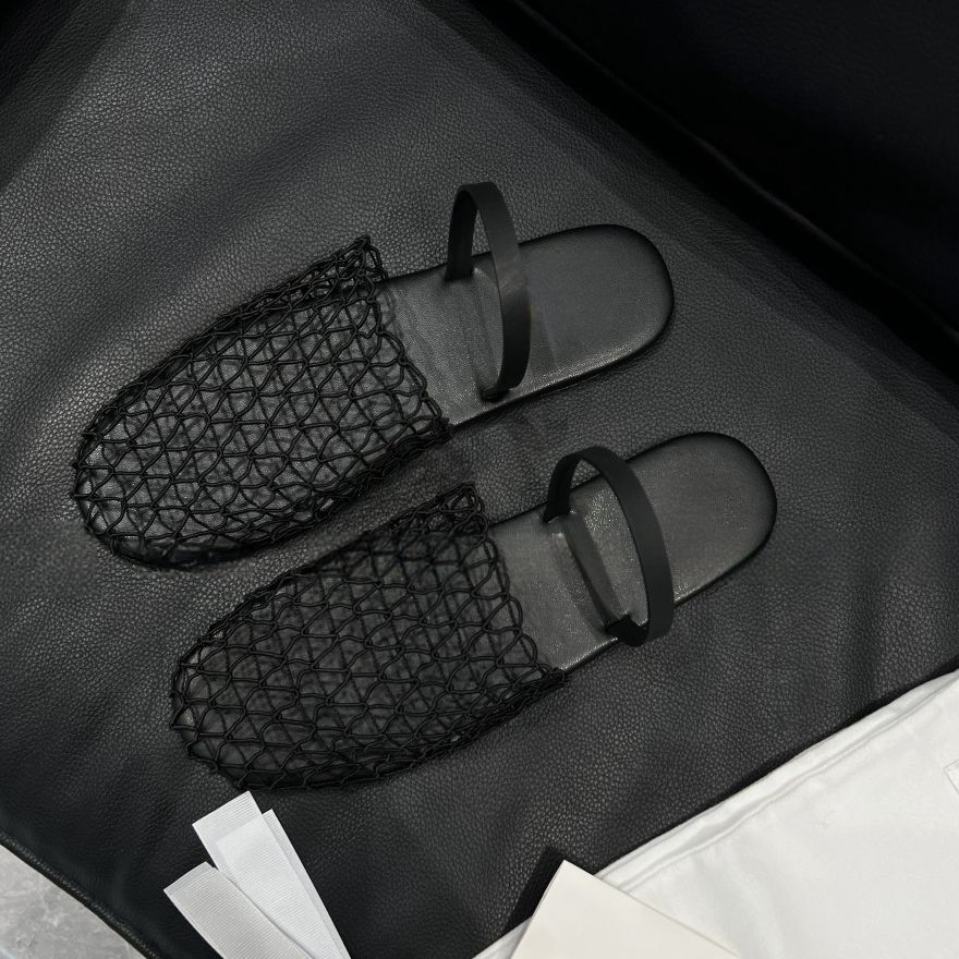 Summer Mesh Woven Hollow Bag Head Slippers 2025 New Fashion Outer Wear Flat Bottom Sandals One Word with Sandals Women