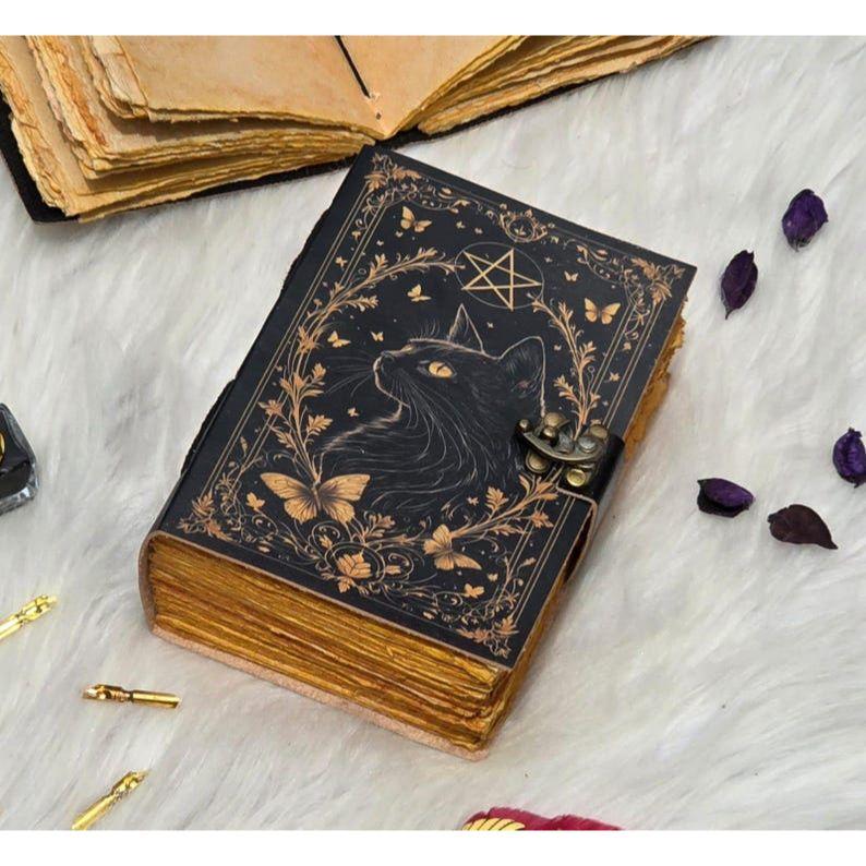 Black Cat Grimoire Journal | Gothic Lockable Witchcraft Diary | Vintage Handmade Leather Bound Notebook | Book of Shadows | Grimoire Book