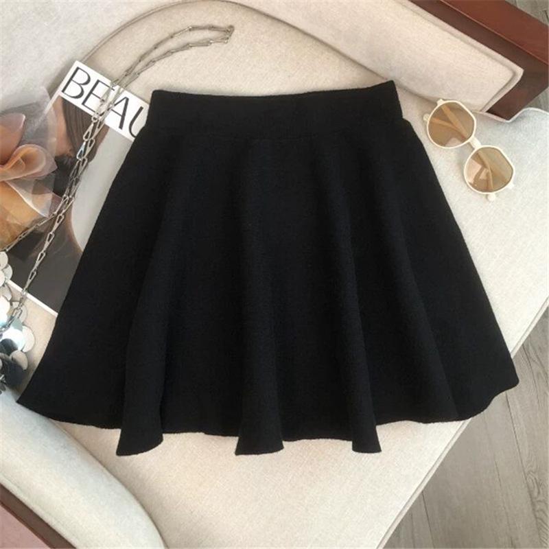 High-Waisted Slimming Black Knit Skirt Pants - Versatile A-line Mini Skirt for Autumn/Winter Womenswear. One Size