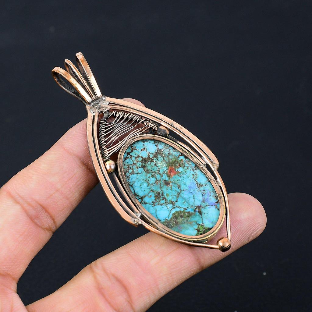 Niesamowity Turkusowy Kamień Szlachetny Ręcznie Robiony Wisiorek Opleciony Drutem z Czystej Miedzi